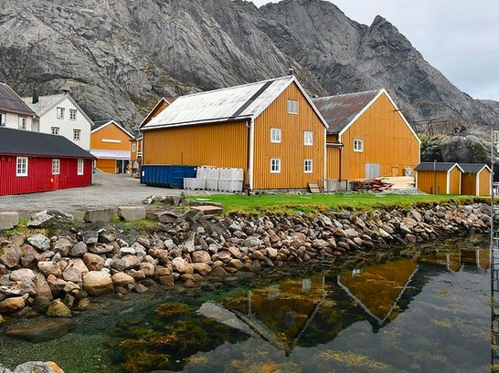 Icelandic Lake House